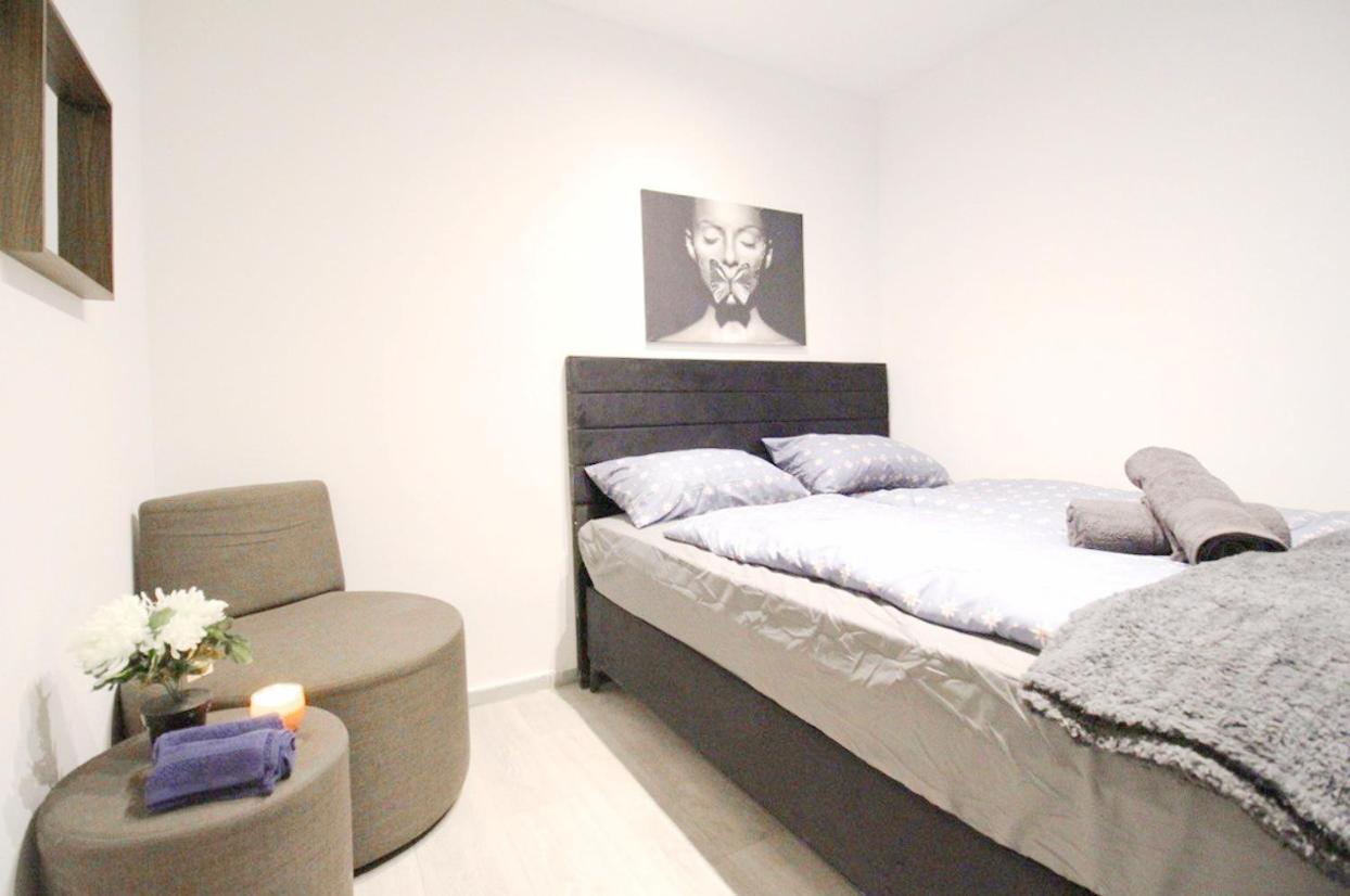 Comfortable Rooms In Akh Area Viena Exterior foto